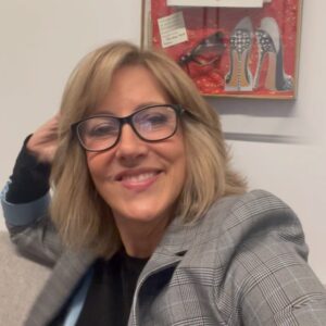 Alisyn Camerota Instagram - It’s one month since the publication of Combat Love and the reviews are in!

Swipe for some of my favorites ➡️

#CombatLove