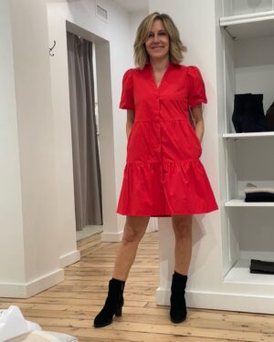 Alisyn Camerota Instagram - I’m in a local fashion show later this month to raise money for @homeswithhope and need to pick out an outfit… but I only get one. Have a favorite?

#WardrobeWednesday