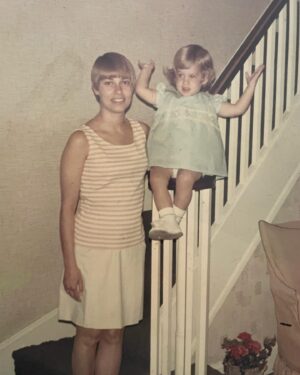 Alisyn Camerota Instagram - Mom and me, through the years, with my other beloved (god/grand) mothers. Happy Mother Day one and all — however you define that role. ❤️🌸🪻🌺🌼