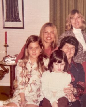 Alisyn Camerota Instagram - Mom and me, through the years, with my other beloved (god/grand) mothers. Happy Mother Day one and all — however you define that role. ❤️🌸🪻🌺🌼