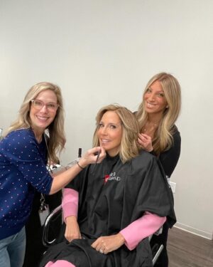 Alisyn Camerota Instagram - Guess where I am?  Yup, back in the hair and makeup saddle!  Tune into @cnn at 9:40et this morning when the one and only  @johnberman will interview me about Combat Live (out this week!). AND I’ll be anchoring @cnnnewscentral all this week from 10am - noon. Hope to see you then!