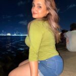 Aliya Naaz Instagram - 🌃 . . . . . #marinedrive #narimanpoint #marinelines #mumbai #mumbaikar #marinedrivemumbai #colaba #bandrawest #andheriwest #mumbaicity #mumbaigirls #aliya #instantbollywood #tellycelebs #travelmumbai #mumbaifashionblogger