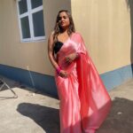 Aliya Naaz Instagram - Feelin’ 11 out of 10 🖤 Makeup by @pintumakeup . . . . #sareelove #saree #sareefashion #sareelover #indianactress #mumbaiactor #southindianactress #filmcitymumbai #altbalaji #mxplayer #indianwebseries #pinksaree #satinsaree #mumbaigirls #mumbaikar #sfspost #potd #madhisland #silksarees #newdelhi #andheriwest #punecity #chandigarh #mohali #kolkata #hyderabadgirls #altbalajioriginal #instantpollywood #pinkvillasouth #pinkvillatelly