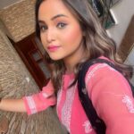 Aliya Naaz Instagram - Make a wish . You !🌸 . . . . . #actorslife #aliyanaaz #mumbai #mumbaiactor #pinksuit #selfie #shootlife #filmcitymumbai #colorstvserial #starplusserials #goregaonfilmcity #bandrawest #indianactress #southindianactress #tollywoodactress #bollywoodactress #zeetv #altbalaji #balajitelefilms #pinkvillatelly #pinkvillasouth #pinkvillafashion #pinkvilla #bollywoodhot #sonakshisinhahot #pakistanidrama #pakistanigirls #indiangirls #pinkdress #sfspost