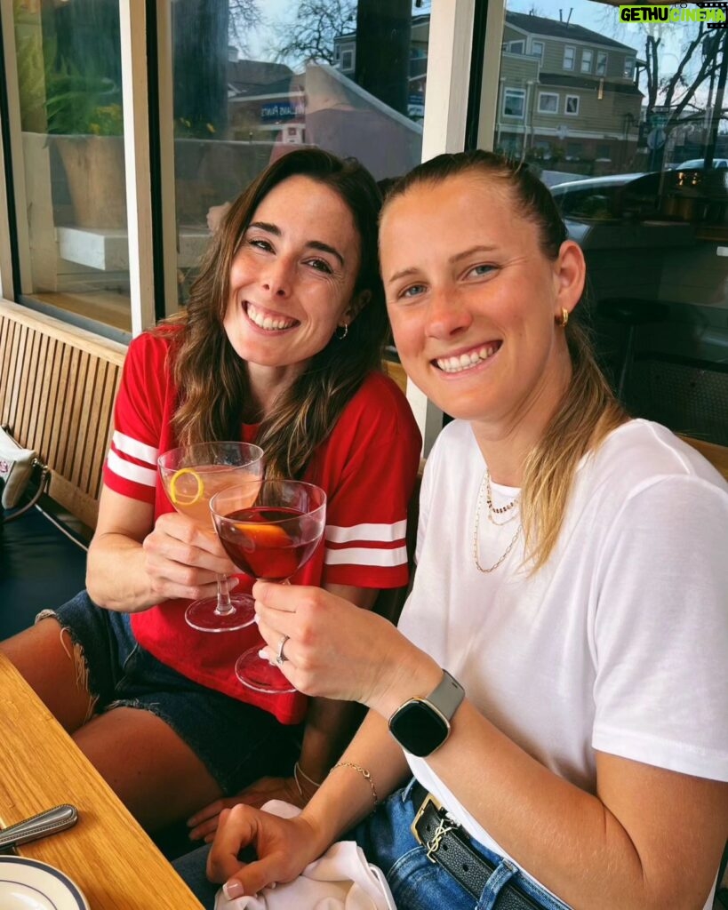 Alizé Cornet Instagram - "True friendship resists time, distance, and silence" #for20years #byyyye @nellyciolko 🥰