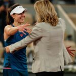 Alizé Cornet Instagram - Merci Alizé 🧡 #RolandGarros | 📸 @nicogouhier22 @jccaslot/FFT
