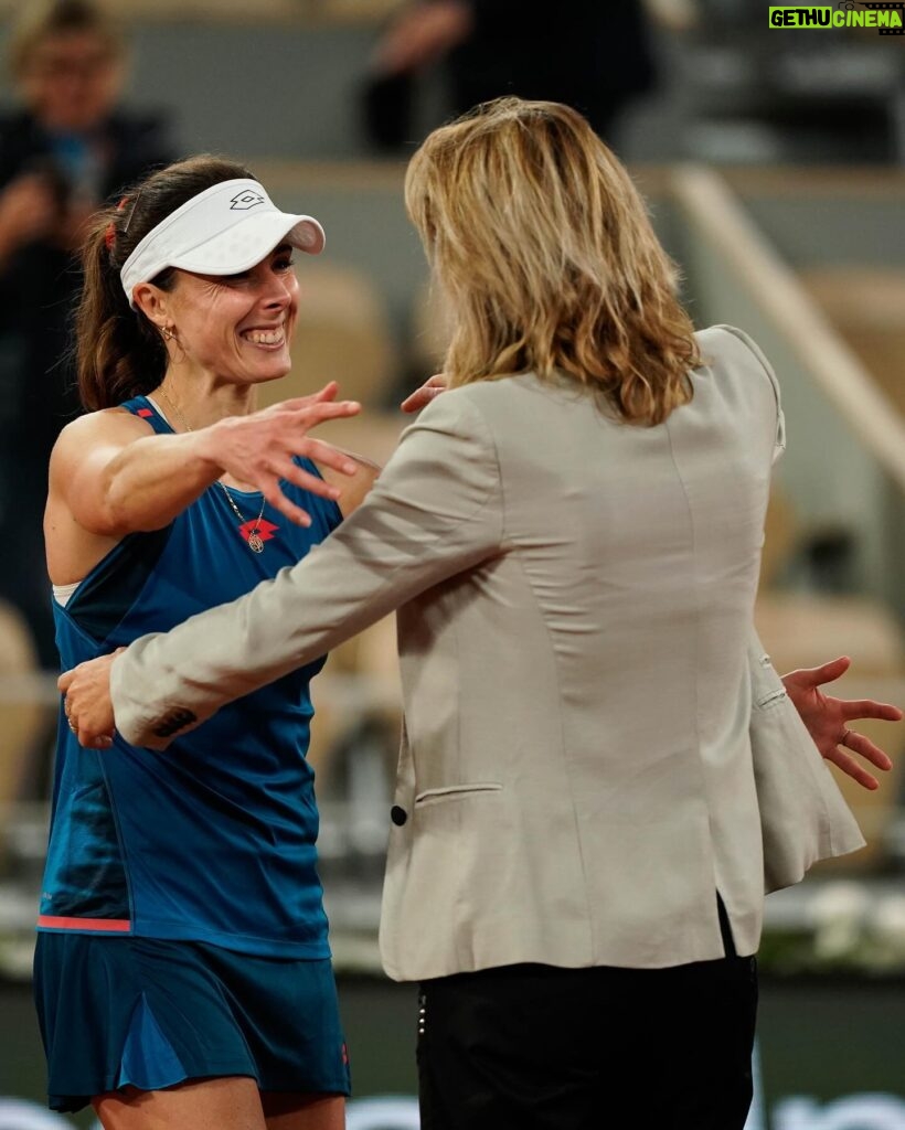 Alizé Cornet Instagram - Merci Alizé 🧡 #RolandGarros | 📸 @nicogouhier22 @jccaslot/FFT