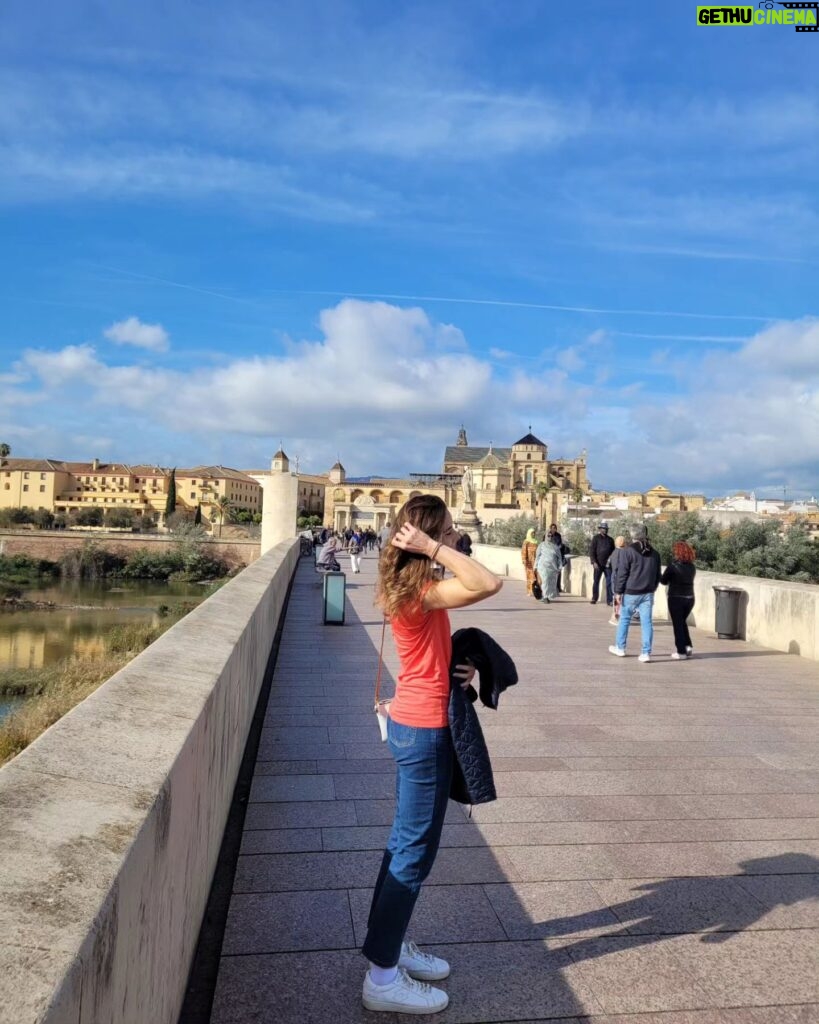 Alizé Cornet Instagram - Beautiful Andalousia 🇪🇸🍊🏰 Now back to work 💪