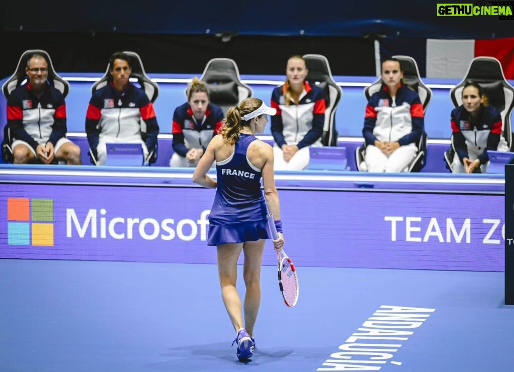 Alizé Cornet Instagram - L'aventure se termine, mais les souvenirs resteront 🥲 Jouer pour son pays c'est souvent beau, parfois douloureux, mais c'est toujours une expérience hors du commun. We will be back 🇨🇵💪 @billiejeankingcup 📸 @paulineballet / FFT