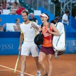 Alizé Cornet Instagram - Quel immense bonheur de jouer ce premier jour de @hopmancup avec mon ami @richardgasquet34 et de ramener cette première victoire pour la France 💪🇨🇵 Et tout ça sur les courts de mon club devant un public au rendez-vous 😍🥹🙏 #IssaNissa A tout à l'heure pour notre deuxième match contre la Suisse où nous essayerons de gagner notre place en finale ! ✊️