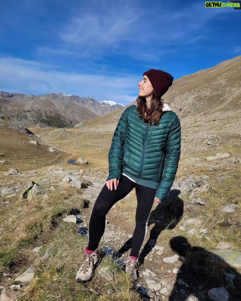 Alizé Cornet Instagram - Ne jamais perdre des yeux l'essentiel ⛰️🌱🍁🌳🍂🌍 Mercantour mon amour 💚 L'une des plus belles randonnées qu'il m'ait été donné de faire 🙏 #mercilavie