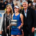 Alizé Cornet Instagram - Un moment inoubliable 🥹 Je dis au revoir à 20 ans de tennis professionnel, 20 ans d'une vie pour laquelle j'ai absolument tout donné et qui m'a tant donné en retour. Il y a forcément un peu de tristesse aujourd'hui, mais aussi une profonde fierté d'avoir puisé au fond de moi pendant toutes ces années, sans jamais perdre cette passion infinie pour le tennis. Merci @rolandgarros pour cette cérémonie pleine d'émotions, et à vous tous pour vos messages et votre amour. D'une manière ou d'une autre, on se retrouvera ❤️ P.s : Good luck for your career @zhengqinwen_tennis 🙏🤗