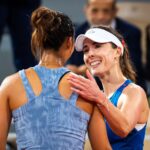 Alizé Cornet Instagram - Un moment inoubliable 🥹 Je dis au revoir à 20 ans de tennis professionnel, 20 ans d'une vie pour laquelle j'ai absolument tout donné et qui m'a tant donné en retour. Il y a forcément un peu de tristesse aujourd'hui, mais aussi une profonde fierté d'avoir puisé au fond de moi pendant toutes ces années, sans jamais perdre cette passion infinie pour le tennis. Merci @rolandgarros pour cette cérémonie pleine d'émotions, et à vous tous pour vos messages et votre amour. D'une manière ou d'une autre, on se retrouvera ❤️ P.s : Good luck for your career @zhengqinwen_tennis 🙏🤗