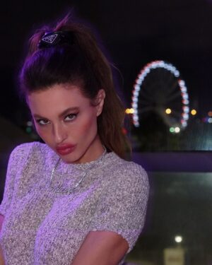 Alizée Paradis Instagram - utopia issues
