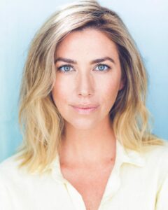 Actress Allie McCulloch HD Instagram Photos and Wallpapers December 2020