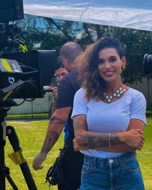 Alline Calandrini Instagram - Uma sexta inteira de gravação e muita animação com a turma do @viuhub 🧡✨