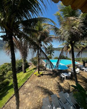Alline Calandrini Instagram - Um momento só nosso nesse lugar lindo e especial, que tem uma energia que nos acolhe ✨ @santaclarahotelparaty