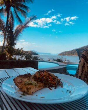 Alline Calandrini Instagram - Um momento só nosso nesse lugar lindo e especial, que tem uma energia que nos acolhe ✨ @santaclarahotelparaty
