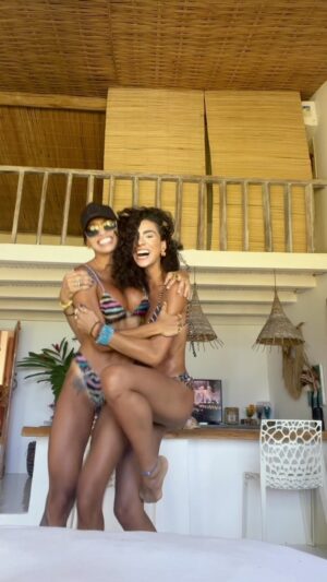 Alline Calandrini Instagram - 🤪 Não queiram muita coisa quando o futebol encontra o balé do Faustão Hahahaha 

Mas encontra o amor 🫶✨

Ps: Peu maravilhosa entendendo nada 🤣