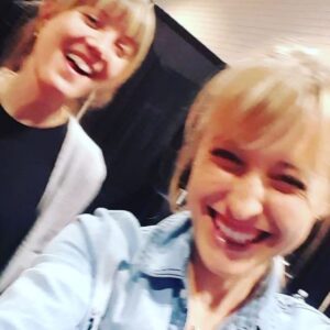 Allison Mack Instagram - End of the day!! Heading to a birthday celebration at the theatre.... I love my freind.... #bellylaughs #nourishment #soulfood #lovintampa