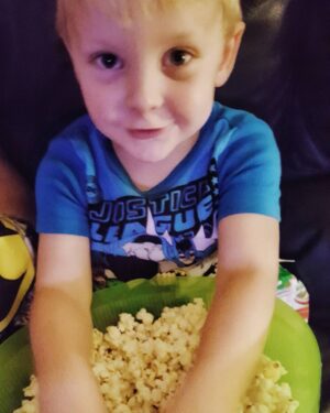 Allison Mack Instagram - "So.... Grammy.... is this MY popcorn?" "Its for everyone Henry." "So it's not MY popcorn? Or...?" "It's for the family Henry." "I know... so it's not MY popcorn?" .... reflections on ownership from a 4 year old.... I can relate Henry.... I can relate... #familylove #bellylaughs #lovemylife #babysittingisthebest