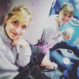 Allison Mack Instagram - Almost home.... slightly fried post Tampa Bay Comic Con.... it was so fun... But nothing beats home.... #homesweethome #travelbuddies #tampabaycomiccon