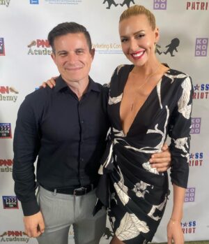 Allison McAtee Instagram - ⭐️#lonesomesoldierfilm ⭐️ #la #premiere #bravo to a #stellar #cast and #crew 🎬
.
#loved being a part of this #importantstory #ptsd #usa🇺🇸 #veterans #voices #ptsdawareness #ptsdrecovery 
#losangeles #film 
.
@lonesomesoldierthefilm @alex28dazzo @ninoaldi @c_charlespappas @johnashton222 @leahgrosjean @dionearl @theactorjessejames @flaviaspeaks @msouthworth88
.
#thankyou @instaglam_tan for the gorgeous #glow ✨