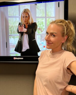 Allison McAtee Instagram - 🎬🎧🎬 #daytrade #detective ⭐️#adr 
#solving #allthethings 🔎
#thankyou @imageresources for always being so stellar! 🎙️
#actress #worklife #hollywood #california