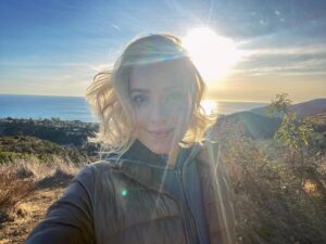 Allison McAtee Instagram - ✨#happynewyear ✨#welcome #2021 #newlight #shinebright 💕 #loslionescanyon #californiasunset
