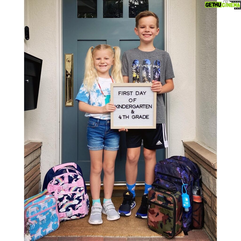 Allison Munn Instagram - Woah. After 522 days, my kids are finally back at school. I’m feeling a lot of big feelings today: relief, excitement, anxiety…but mostly gratitude. I’m deeply grateful for these resilient kids and for the school district making sure everyone is masked and our teachers & staff are vaccinated. 💙