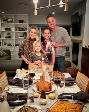 Allison Munn Instagram - Thankful. 🍁