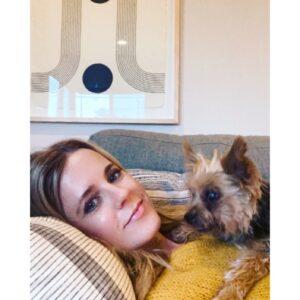 Allison Munn Instagram - Cherishing every minute with this elderly gentleman. 💙