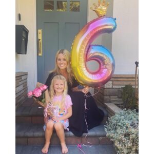 Allison Munn Thumbnail - 9.4K Likes - Most Liked Instagram Photos