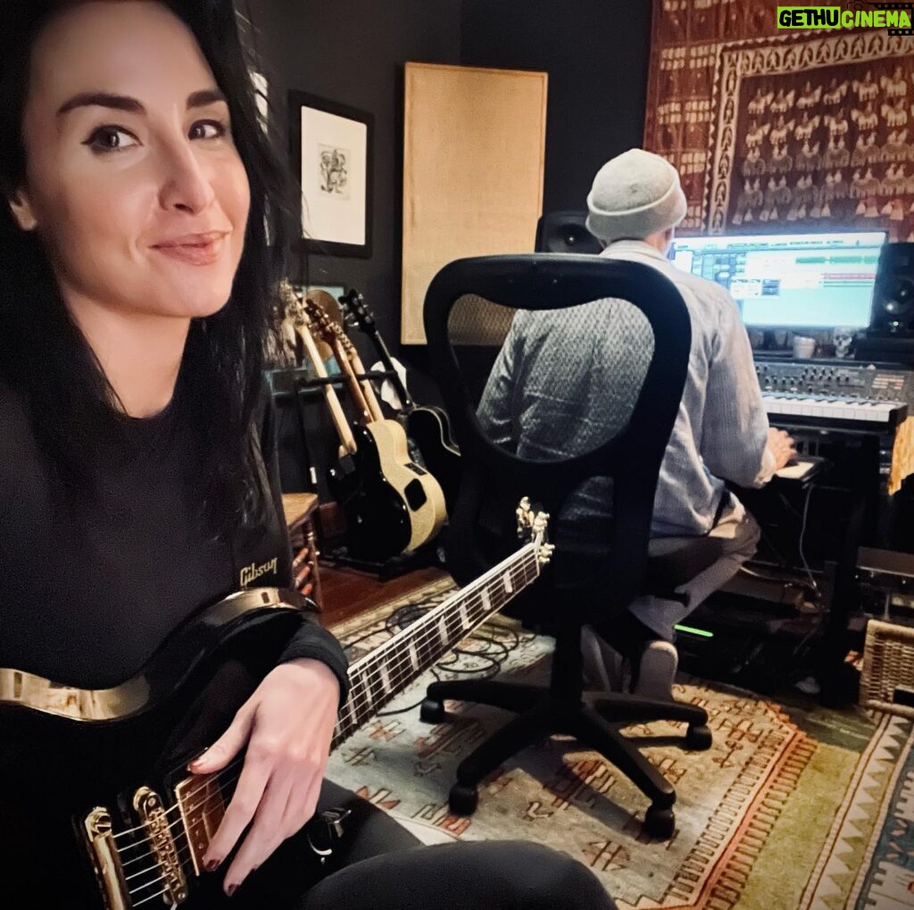 Allison Scagliotti Instagram - Update. Tracked the new @lafemmependu record in the blink of an eye with the legend @davedarling1. Drank all the coffee in Portland and got lost at Powell’s on my way out of town. The adventure continues. Play on.