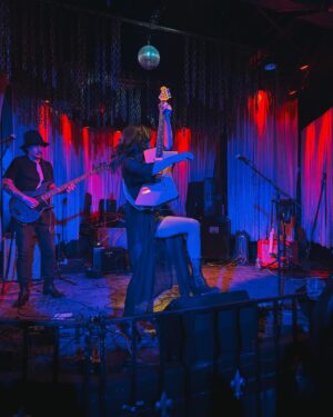 Allison Scagliotti Instagram - Last one from Saturday night with @faintingparty at @clubbarsinister. Playing my favorite @neworderofficial jam. #ernieballartist #stvincentsignature #iplayslinky