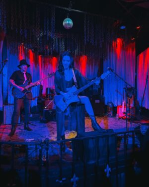Allison Scagliotti Instagram - Lost in a forest with @faintingparty at @clubbarsinister. #stvincentsignature #ernieballartist #iplayslinky