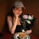 Ally Chiu Instagram - ❤️🖤 最近出門的量大概是我半年份吧 我再不出門就沒朋友了（開玩笑的☺️