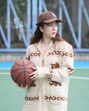 Alma Kwok Instagram - @growthringsupply
 🏀🐉

我發現上次story講赤木爾君，大家都以為係講晴子
我想講我係講緊剛憲🤪

我有好多為咗打波而失去表情管理嘅相想出

#togetherwewillriseagain