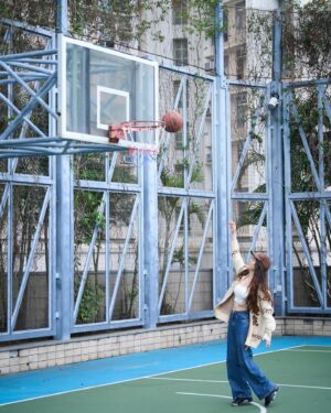 Alma Kwok Instagram - @growthringsupply
 🏀🐉

我發現上次story講赤木爾君，大家都以為係講晴子
我想講我係講緊剛憲🤪

我有好多為咗打波而失去表情管理嘅相想出

#togetherwewillriseagain