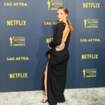 Alona Tal Instagram - What a night @sagawards @sagaftra !! Celebrating our actor community with my queen @soyonan while sparkling thanks to the amazing designer @may_mashiah and feeling like I slept for a week thanks to the magical hands of @beautyby_lana__ who never fails to make me look like my best self. I’m a happy girl.