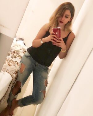 Alyaa Assaf Instagram - The greatest prison people live is in the fear of what other people think #alya #alyaassaf #alyaassaffans #علياء_عساف  #selfie #style #actress #fashion #streetstyle #lifestyle #mirror #byme #mystyle #beauty #redlipstick #tannedbody #sahel #vacation #summer