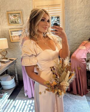 Alyssa Snider Instagram - The one where we went to the mountains and my people got married 🎀