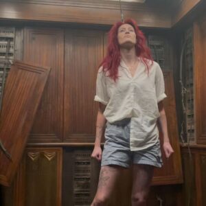 Alyssa Sutherland Instagram - Now playing in theatres (can’t believe I’m saying that) and one I’ll never forget. Go see #EvilDeadRise! And swipe for a fun stunt where I give Tom Cruise a run for his money. (But not really).

www.evildeadrisemovie.com