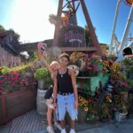 Alyvia Alyn Lind Instagram - happy birthday to powwow the pigcow ! (oh and noah) @knottsberryfarm