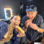 Amaia Aberasturi Instagram - Ya tenéis disponible el segundo capítulo de Beguinas! 1. Mi querido Fermín mimándome con un buen bocata de jamón 🤩 2. 43 grados en Segovia 😅 3. @mariloserranomakeup ❤️ 4. A veces me adoptan en combo 🫶🏽 5. Siendo noble 👸 6. El huracán en el mercado 7. Bien guapa en todo momento #gracias 8. @beasegurafolch ❤️ Gracias a todo el equipo por los momentos que me habéis regalado. Sois increíbles!