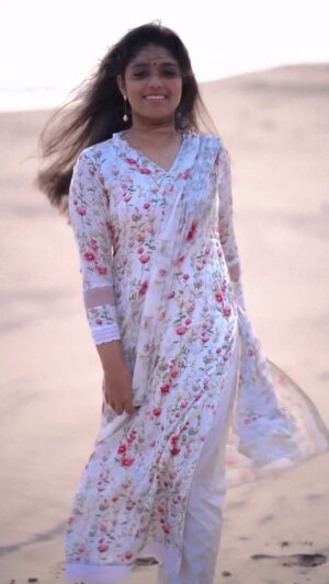 Amala Gireesan Instagram - FORGET THE MEMORIES THAT MAKE YOU SAD……..🥹
BUT NEVER FORGET THE LESSONS THEY TAUGHT 😊

Costume by @kalista_shaheera_noushad