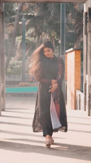 Amala Gireesan Instagram - 🖤🖤🖤
Costume by @kalista_shaheera_noushad 
📷 by @prabhuv_