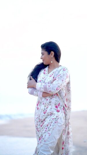 Amala Gireesan Instagram - 🥰🥰🥰

#love#loveislove #rowdypictures #nayanthara #samantha