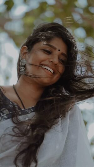 Amala Gireesan Instagram - 📸 @prabhuv_ 
Saree🥻 @anahata_fashion_boutique (thankuuuu😍)

#lovesaree #love #happiness #prabhuppaaa#lloveyou #mine#happyalways