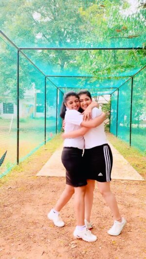 Amala Gireesan Instagram - Sharika & Rakhi 👯‍♀️
Best friends?? Forever!!! yeah🥰💃 
#BestFriends #Sharika #Rakhi #Swayamvaram #Malayalam #MazhavilManorama